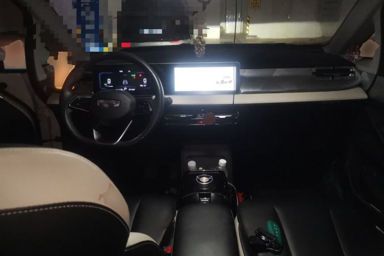 Used Geometry E Firefly 2023 401KM Linglong Tiger 5-Seater Center Console