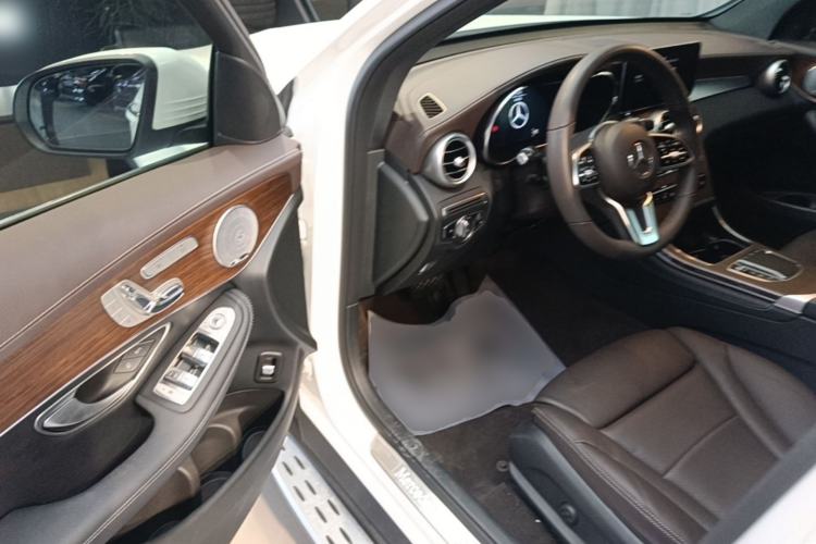 Used Mercedes-Benz GLC 2020 Facelift GLC 300 L 4MATIC Dynamic Edition

