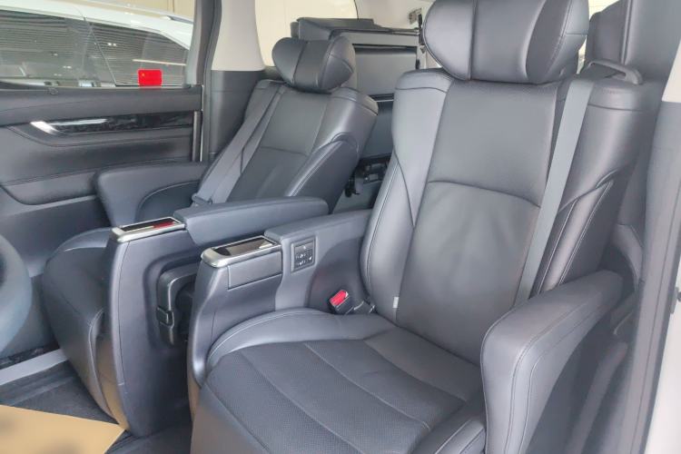 Used Toyota Vellfire 2023 Crown Dual-Engine 2.5L HV Luxury Edition