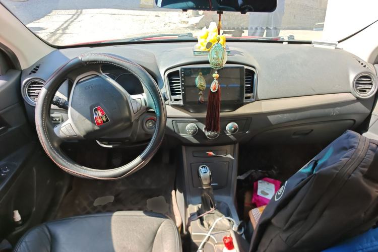 Used Roewe 350 2012 1.5L Manual New Year Special Value Edition Center Console