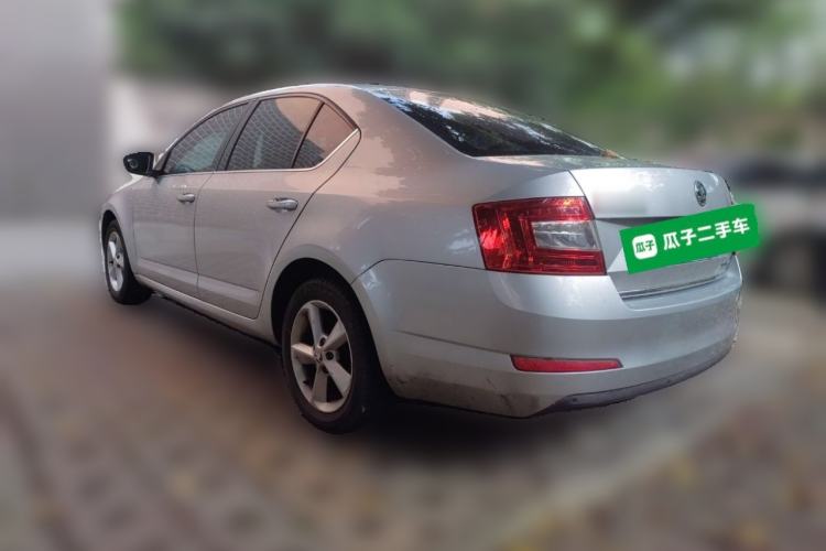 Used Skoda Octavia 2015 1.6L Manual Yijun Edition Rear Left 45 Deg