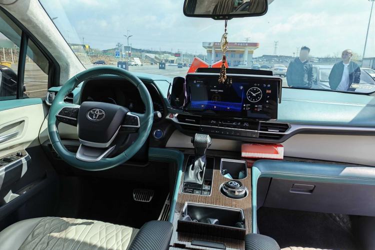 Used Toyota SIENNA 2021 2.5L Hybrid Comfort Edition Interior 1