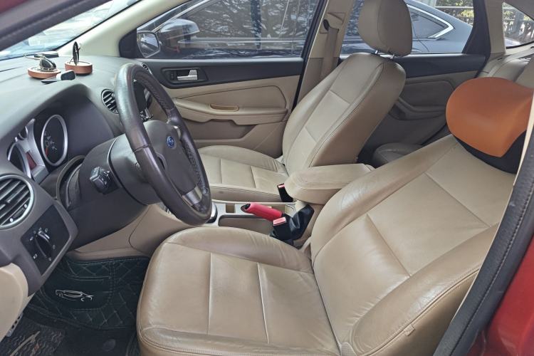 Used Ford Focus 2013 Hatchback Classic 1.8L Automatic Fashion Edition
