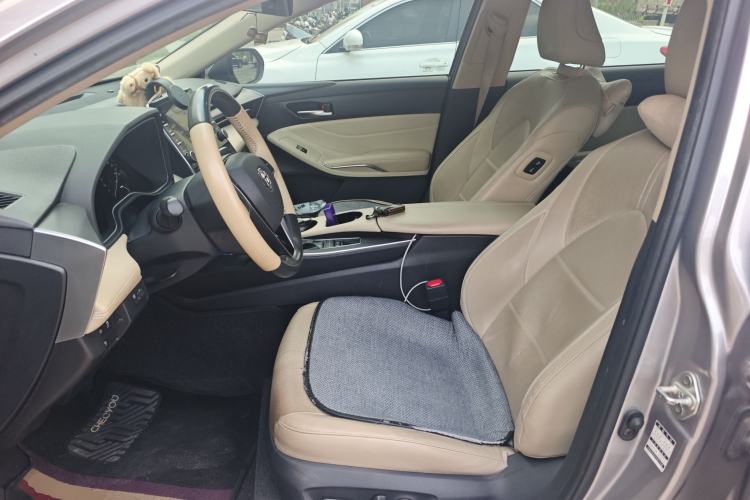 Used Toyota Avalon 2019 Dual-Engine 2.5L Luxury Edition China VI Standard
