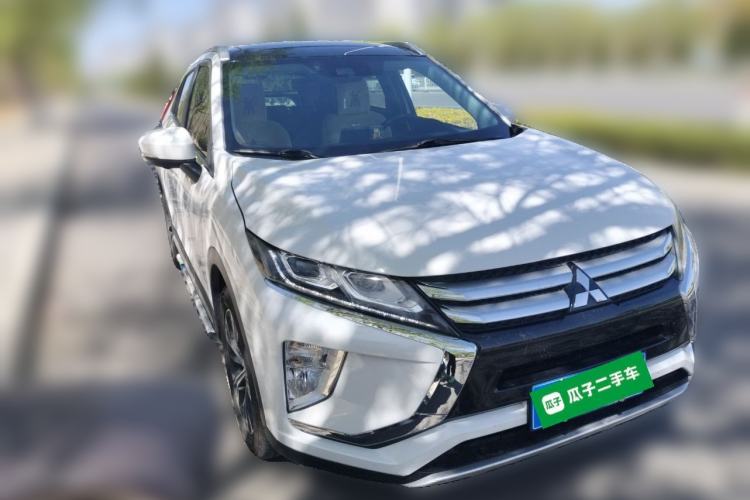 Used Mitsubishi Eclipse Cross 2018 1.5T CVT Two-Wheel Drive Belief Edition Front Right 45 Deg