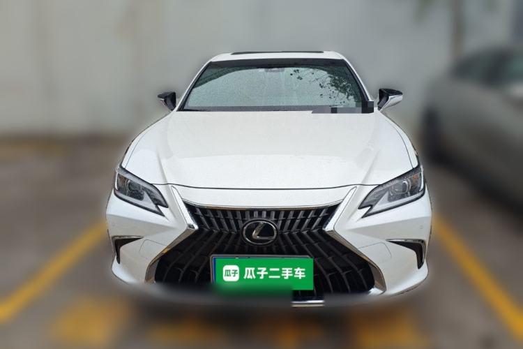 Used Lexus ES 2022 300h Excellence Edition