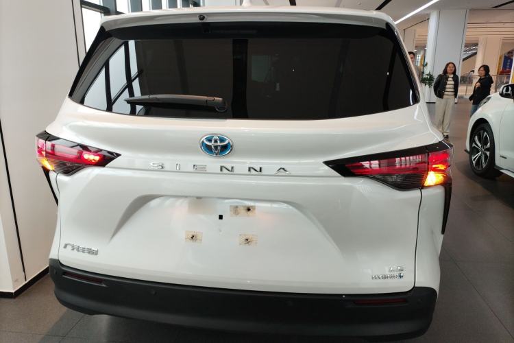 Used Toyota SIENNA 2023 2.5L Hybrid Comfort Edition Rear