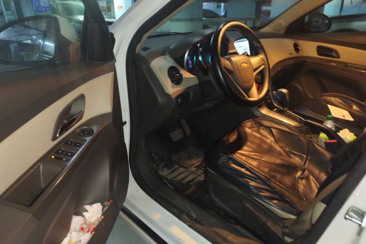 Used Chevrolet Cruze 2015 1.5L Classic SE AT Driver Seat