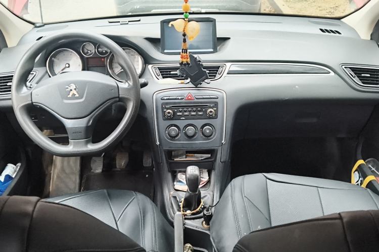 Used Peugeot 308 2013 1.6L Manual YouShang Model Center Console