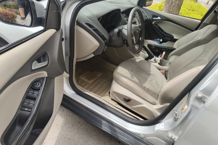 Used Ford Focus 2012 Sedan 1.6L Automatic Prestige Model