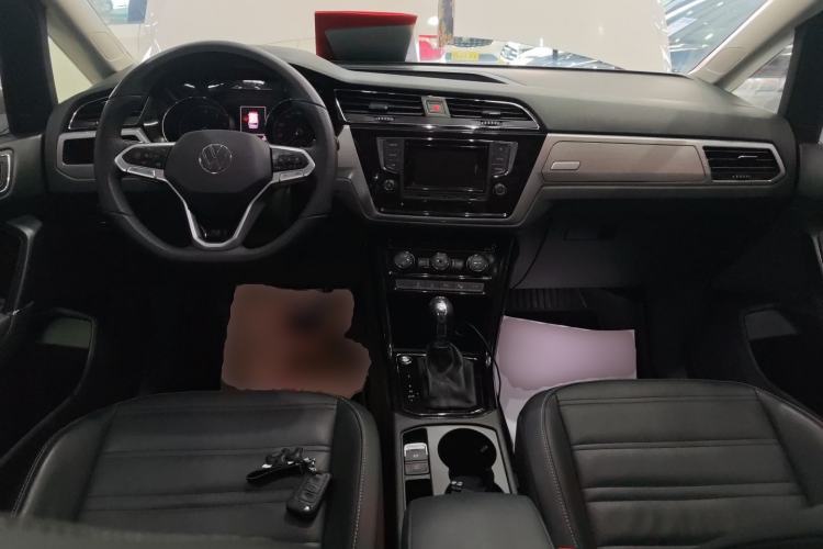 Used Volkswagen Touran 2016 Volkswagen Touran L 280TSI DSG Luxury Edition Center Console