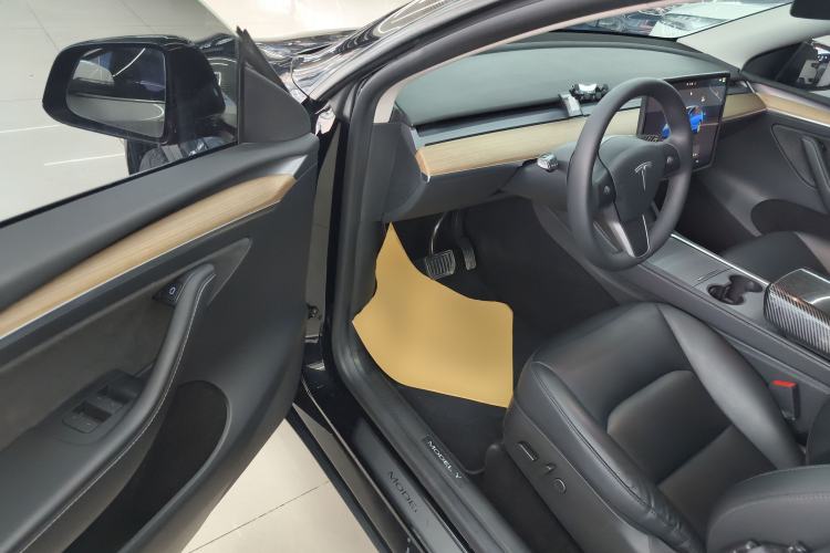 Used Tesla Model Y 2022 Rear-Wheel-Drive Version
