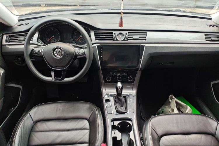 Used Volkswagen Passat 2017 330TSI DSG Luxury Edition
