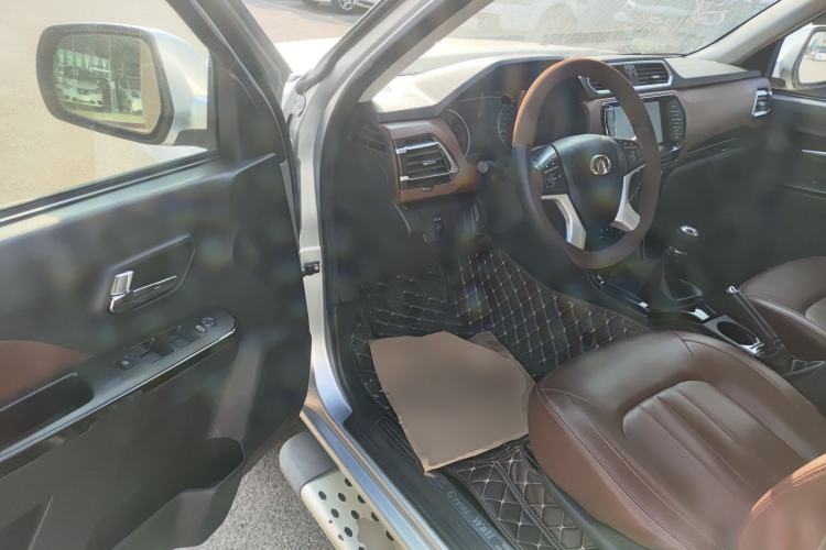 Used Great Wall Wingle 6 2017 2.4L Gasoline Two-Wheel Drive Elite Version 4G69
