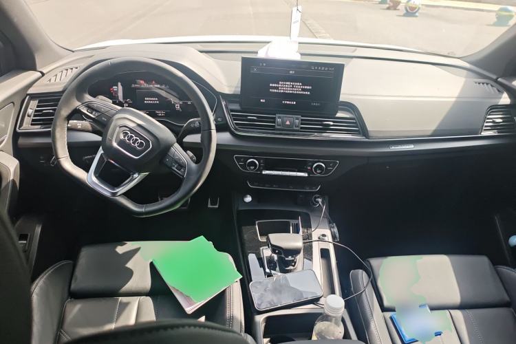 Used Audi Q5L 2023 40T Luxury Dynamic Model Center Console