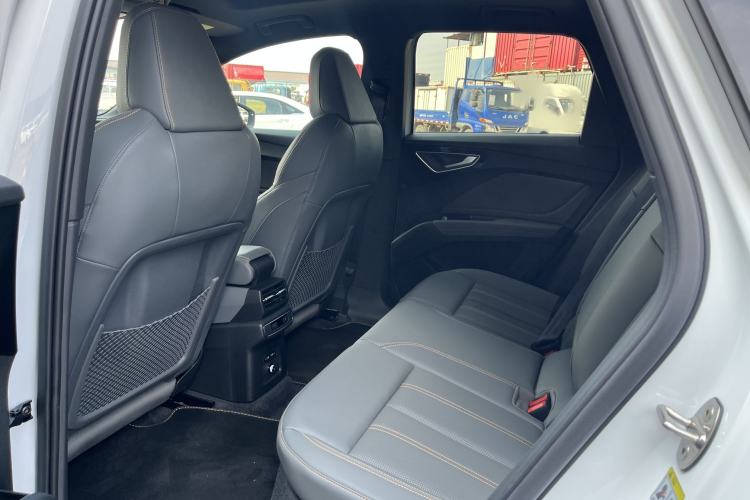Used Audi Q4 e-tron 2024 50 e-tron quattro Creation Edition Midnight Interior 4