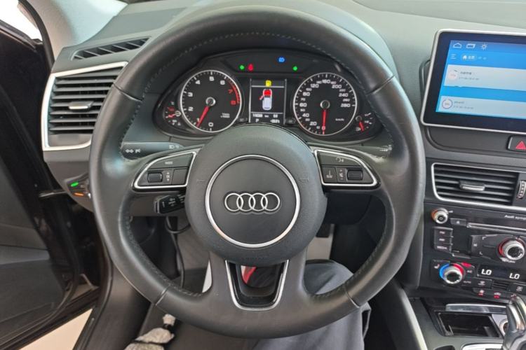 Used Audi Q5 2017 Plus 40 TFSI Technology Model