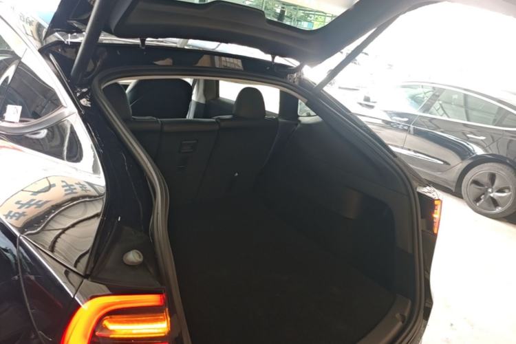 Used Tesla Model Y 2022 Rear-Wheel-Drive Version