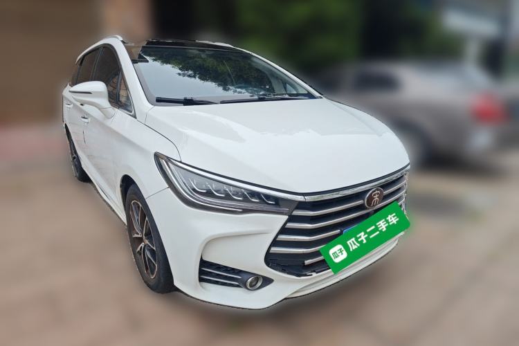 Used BYD Song MAX 2017 1.5T Automatic Smart Connect Elite 7-Seater Front Right 45 Deg
