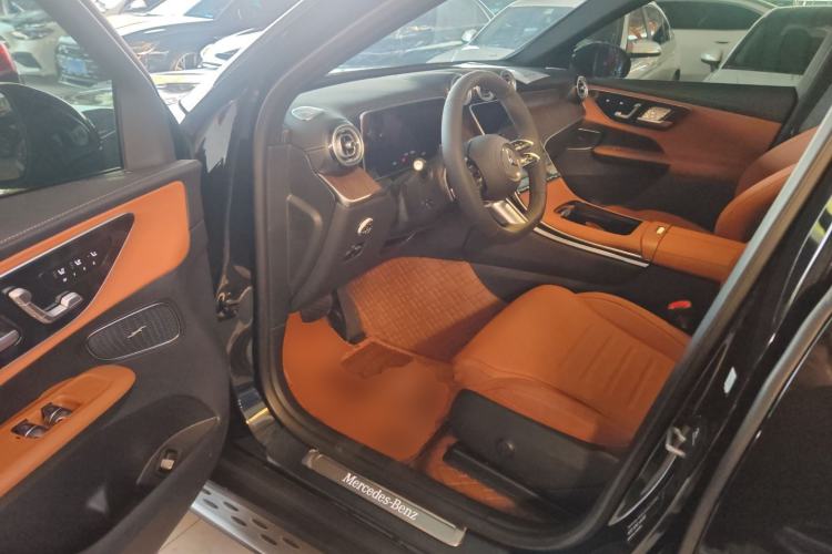 Used Mercedes-Benz GLC 2025 Refreshed GLC 300 L 4MATIC Dynamic Version 5 Seats
