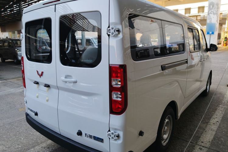 Used Wuling Yangguang 2025 Model 400km Bus Edition—Comfort Edition