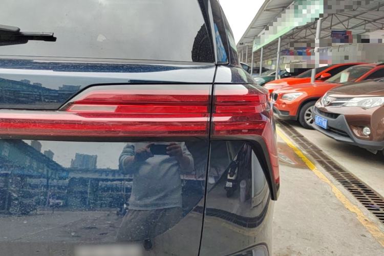 Used Wey Lanshan 2025 Four-Wheel Drive Max Right Rear Taillight