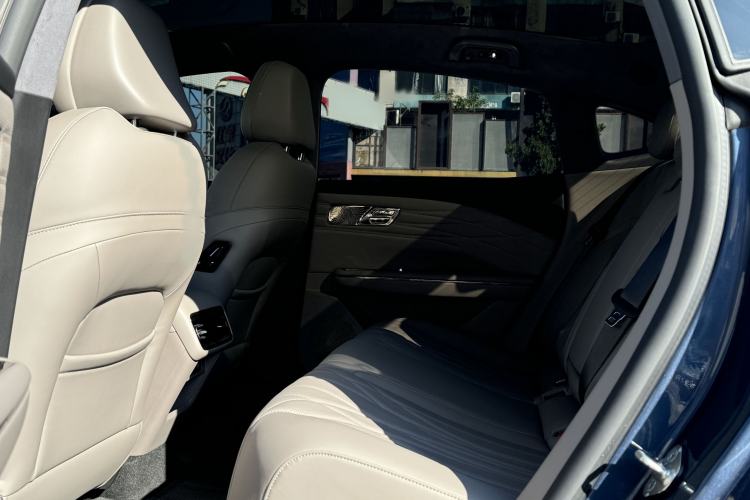 Used Geely Galaxy Galaxy 8 2025 130km EM-P Exploration Edition
