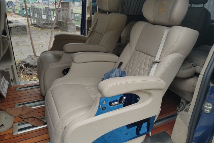 Used Mercedes-Benz Viano 2011 2.5L Navigator Edition
