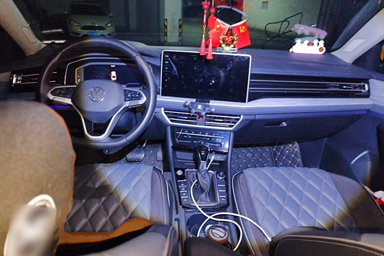 Used Volkswagen Sagitar 2024 300TSI DSG Excellence Edition Center Console