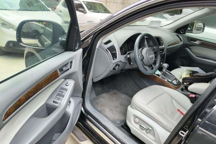 Used Audi Q5 2013 40 TFSI Technology Edition Driver Seat