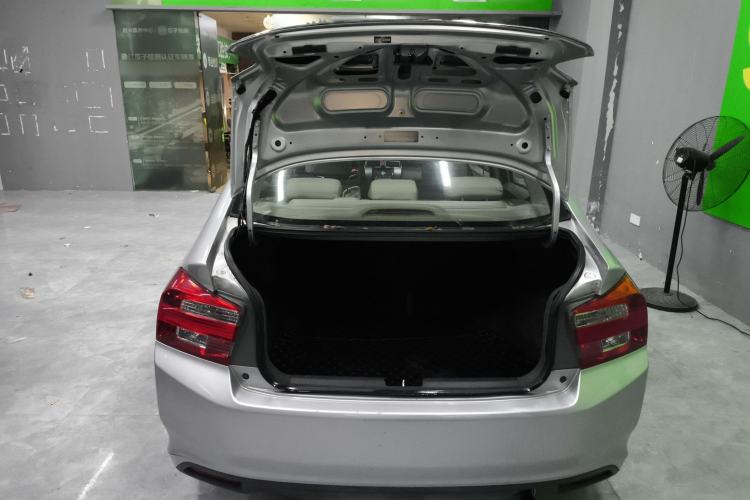 Used Honda City Classic 2012 1.5L manual Comfort version
