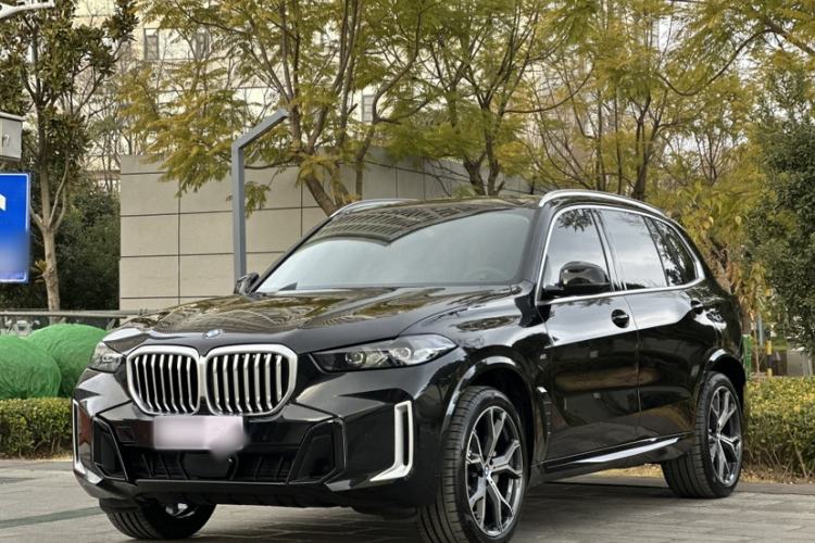 Used BMW X5 2023 xDrive 30Li Luxury M Sport Package