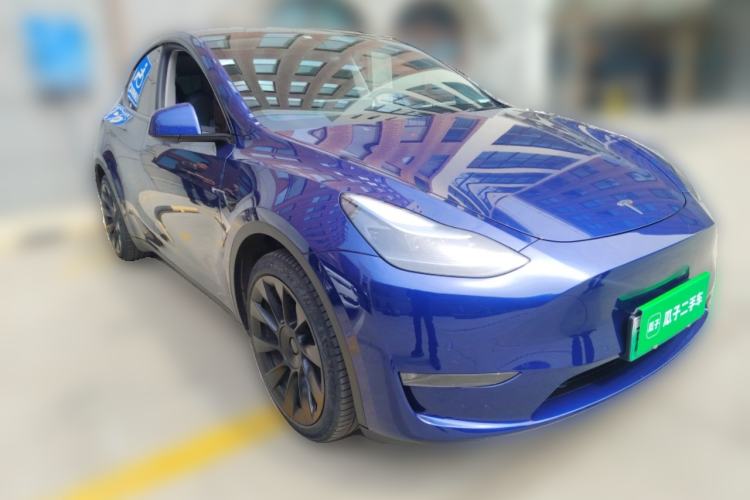 Used Tesla Model Y 2021 Long-Range All-Wheel-Drive Version Front Right 45 Deg