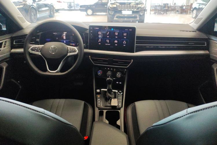 Used Volkswagen Sagitar 2026 Model 30 Million Units Selected 300TSI DSG Surpassing Edition Center Console