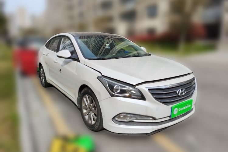 Used Hyundai Mistra 2014 1.8L Manual Comfort GL Model Front Right 45 Deg