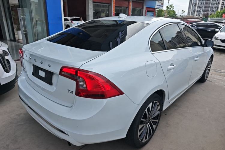Used Volvo S60 2018 S60L T4 Smart & Ambitious Edition
