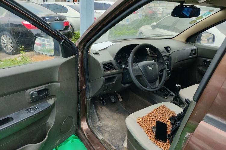 Used Wuling Hongguang 2015 1.5L S Basic Version China V Standard Driver Seat