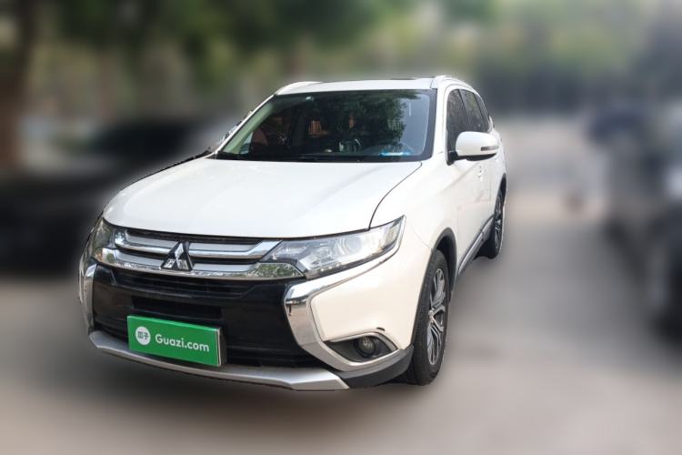 Used Mitsubishi Outlander 2017 2.0L Two-Wheel Drive Glory Edition 5 Seats