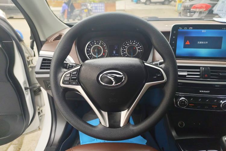 Used Soueast A5 Wing Dance 2019 1.5L Manual Luxury Edition China V Standard
