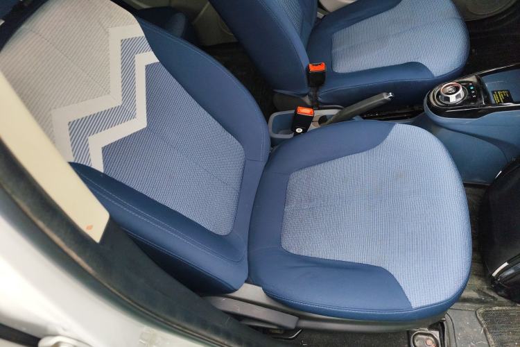 Used CHANGAN OSHAN Benni E-Star 2021 National Edition Colorful Version Lithium Iron Phosphate (31.86 kWh) Right Front Seat