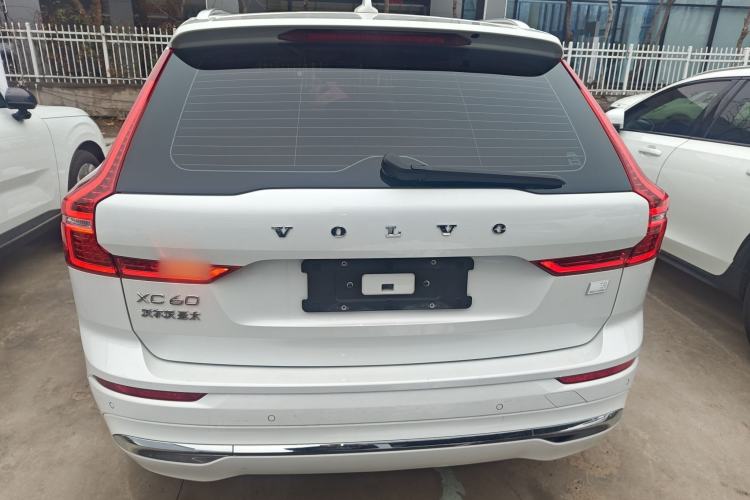Used Volvo XC60 New Energy 2023 T8 Plug-in Hybrid Long-Range All-Wheel Drive Smart Luxury Edition
