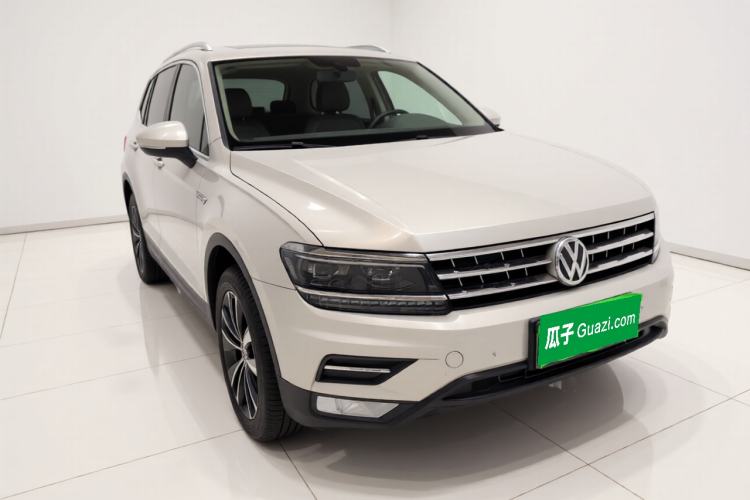Used Volkswagen Tiguan L 2018 380TSI Automatic All-Wheel Drive Luxury Edition Exterior 2
