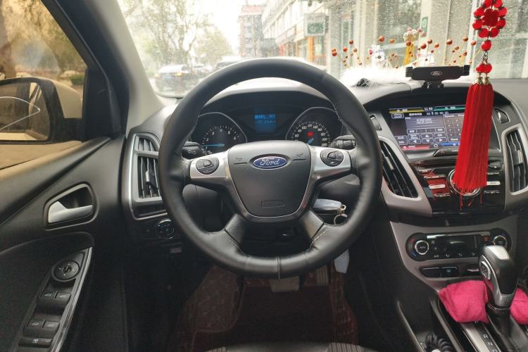 Used Ford Focus 2012 Hatchback 1.6L Automatic Fashion Edition
