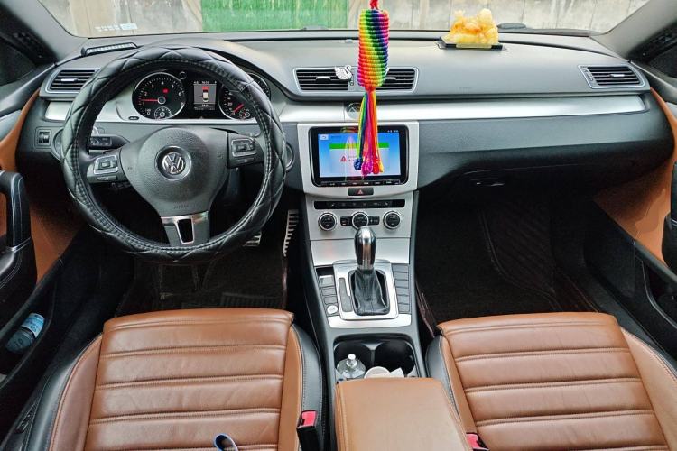 Used Volkswagen FAW-Volkswagen CC 2013 1.8TSI Luxury Model Center Console