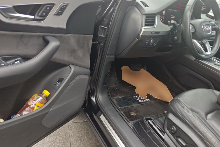 Used Audi Q7 2018 40 TFSI Comfort Model
