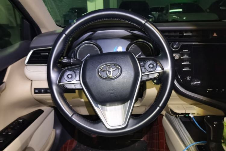 Used Toyota Camry 2018 Dual-Engine 2.5 HG Luxury Edition Steering Wheel