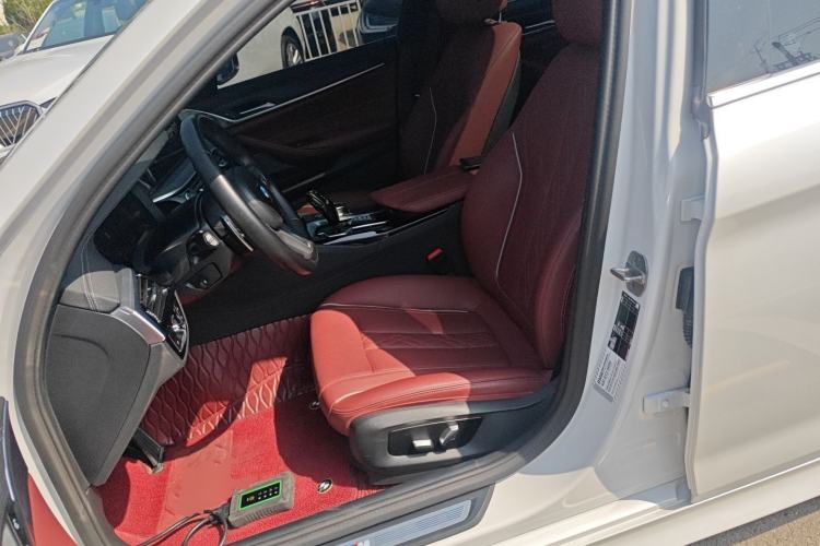 Used BMW 5 Series 2023 530Li Leading Model M Sport Package Left Front Seat