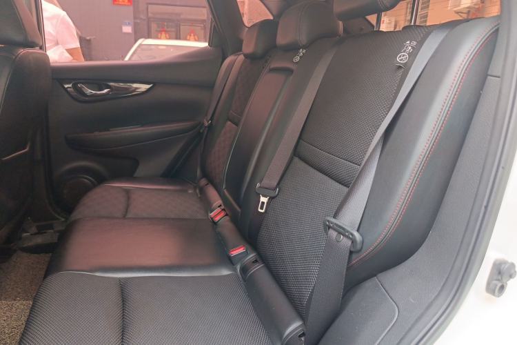 Used Nissan Qashqai 2017 2.0L CVT Smart Enjoyment Version China V Standard Left Rear Seat
