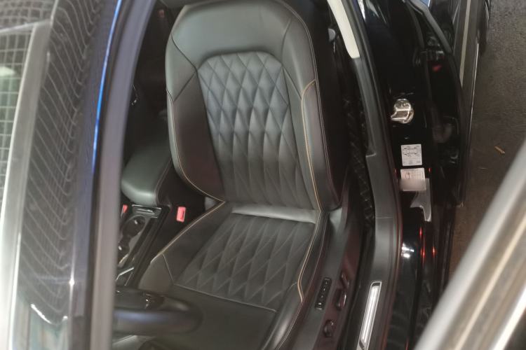 Used Volkswagen Passat 2019 330TSI Luxury Edition China VI Standard