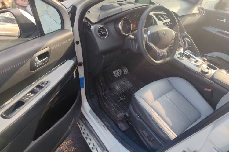 Used Peugeot 3008 2013 1.6THP Roland Garros Edition Driver Seat